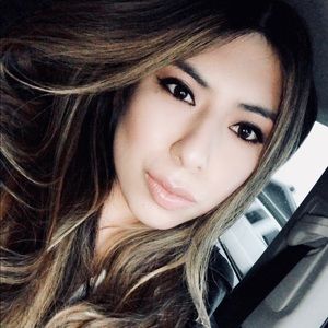 Meet your Posher, Evelin